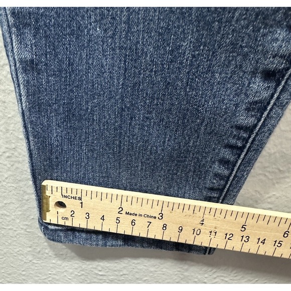 Bandolino Jeans Women's Size 6 Blue Denim Embroidered Floral Lisbeth Ankle Zip - Picture 8 of 12